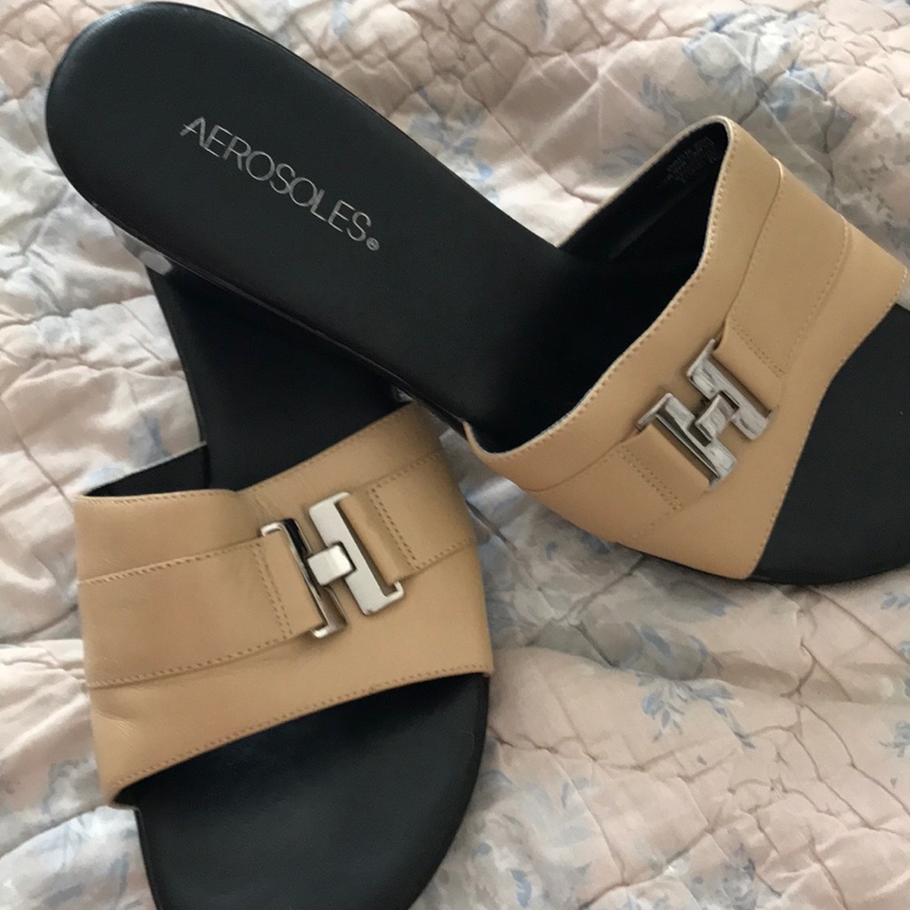 Aerosoles size 10 sandals